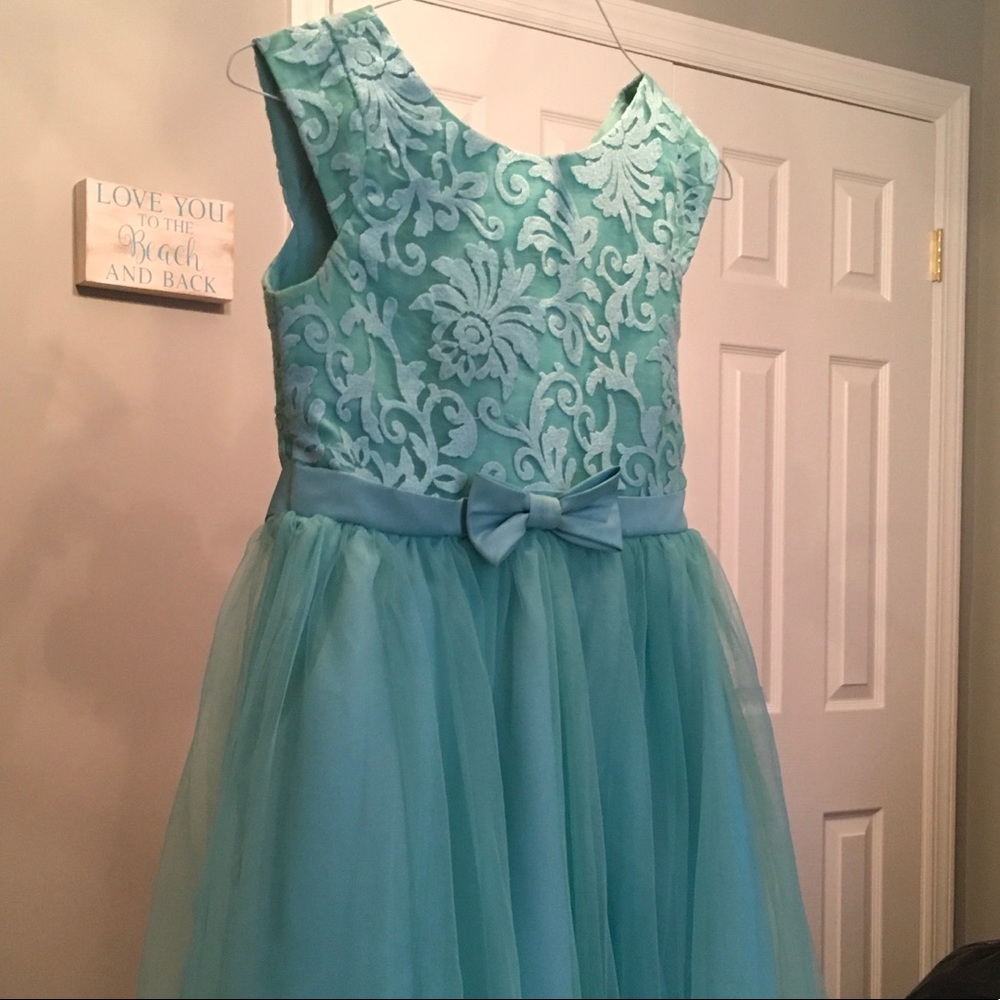 Dress - Picture 2 of 5